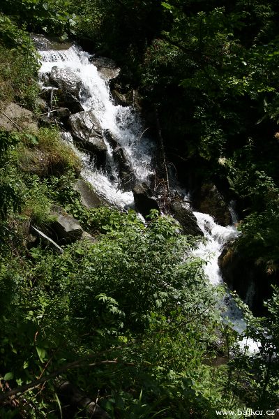 Tady jsme zabloudili, mus�me se vr�tit!