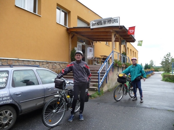 Na kole s br�chou do Hamburgu