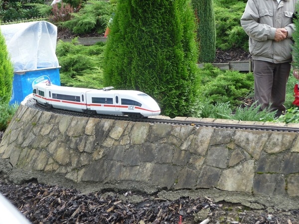 Na kole s br�chou do Hamburgu