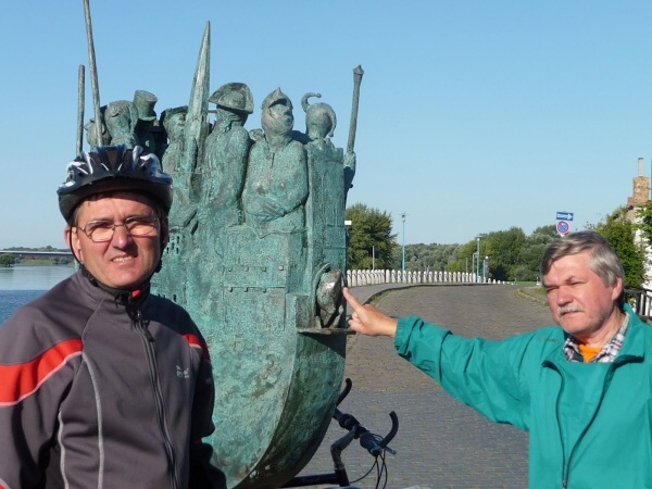 Na kole s br�chou do Hamburgu