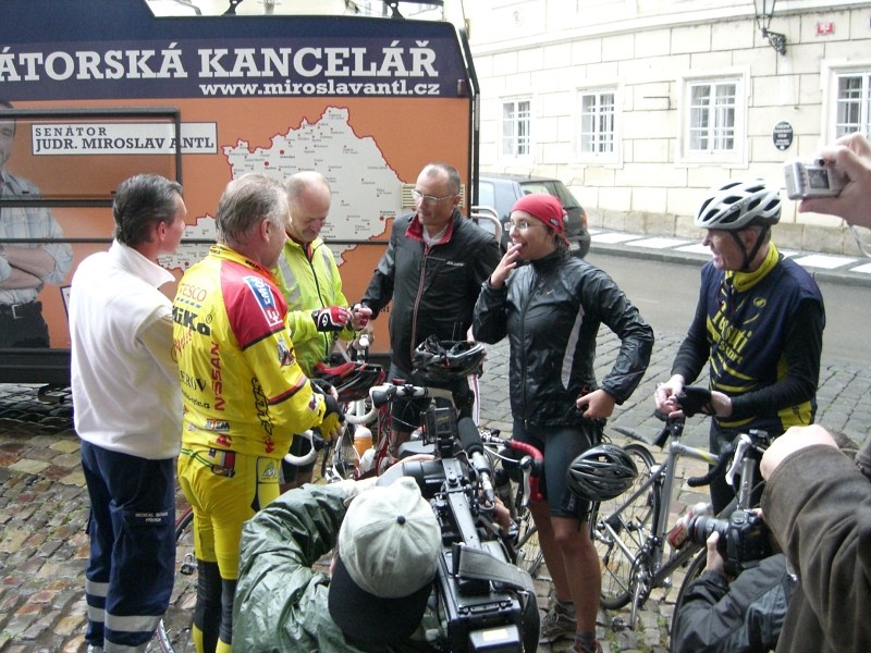 Z T�ince do Prahy na kolech